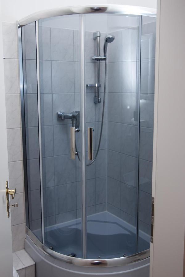 Gaestehaus City Stop Berlin Berlim Quarto foto